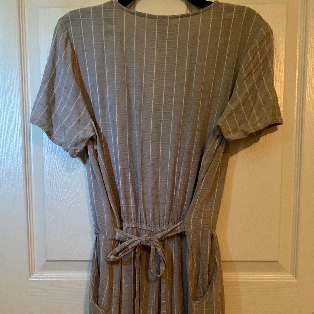 Check mid-length belted jumper